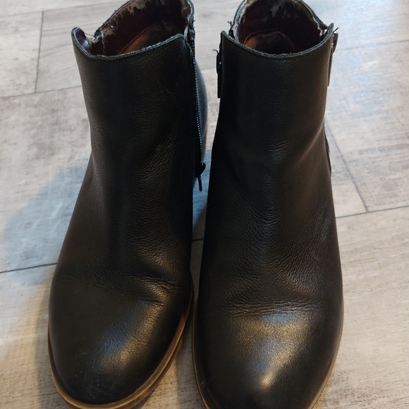 Kensie ankle boots. Size 8. Black - Picture 2 of 5